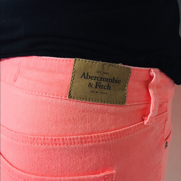 Abercrombie & Fitch neon pants fitted to the body - Picture 8 of 8